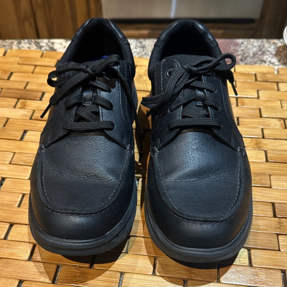 Clarks Men's Black Leather Oxfords